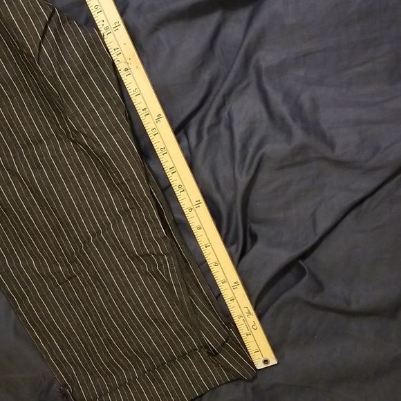 Stretch Pinstripe Capris Pants by Larry Levine - Picture 8 of 9